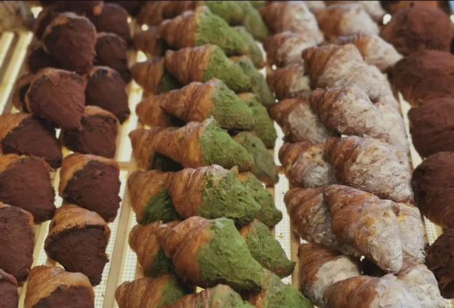 排队买的面包店一年倒了8万家j9九游会(中国)网站大家(图3)