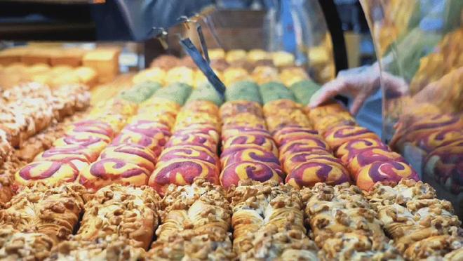 排队买的面包店一年倒了8万家j9九游会(